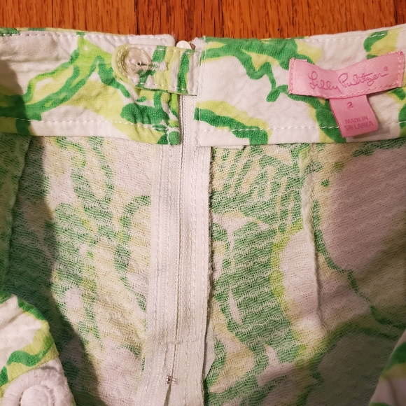LILLY PULITZER LIZA SHORTS IN HEARTBREAKER PRINT SIZE 2 - Picture 7 of 11